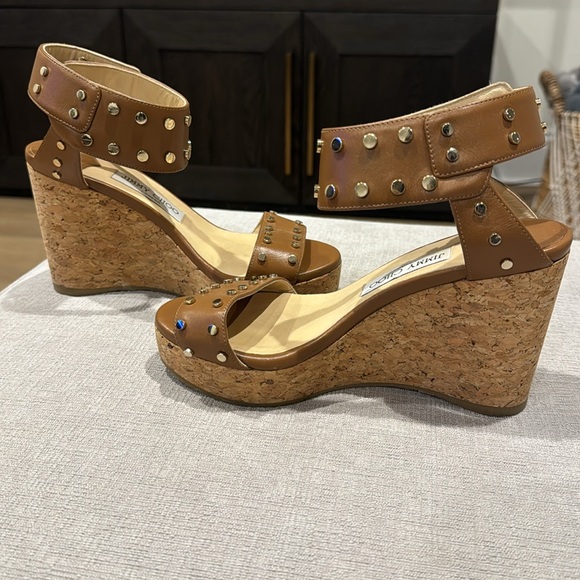 ⭐️ JIMMY CHOO ⭐️ WEDGES W/ GOLD STUDS - Picture 4 of 8